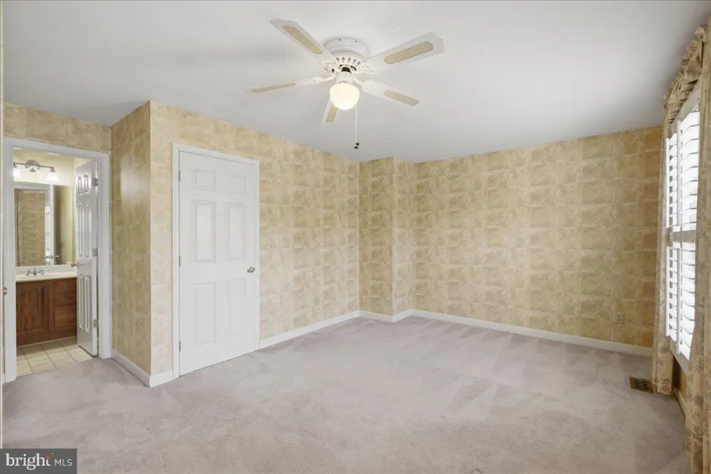 6090 JOUST LANE Alexandria, VA 22315