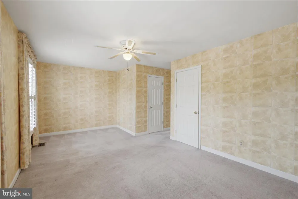 6090 JOUST LANE Alexandria, VA 22315