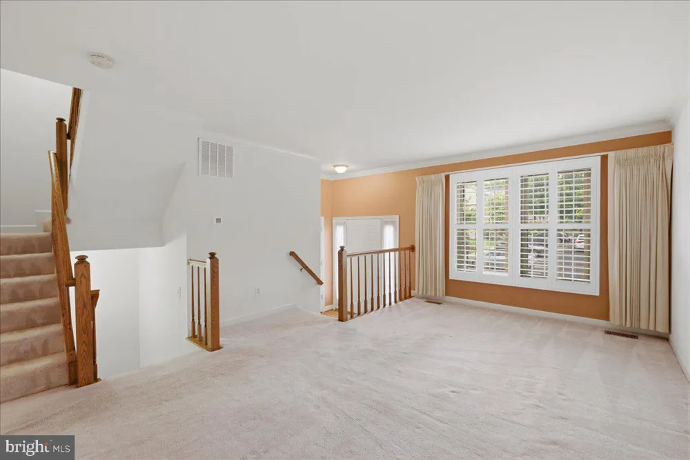 6090 JOUST LANE Alexandria, VA 22315