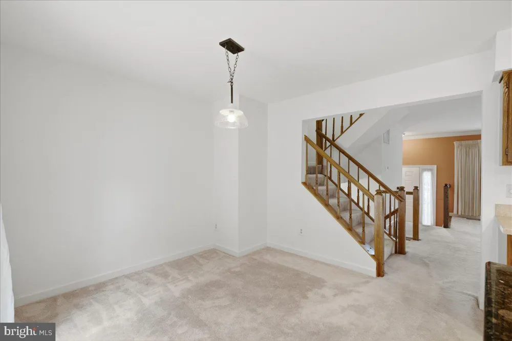 6090 JOUST LANE Alexandria, VA 22315