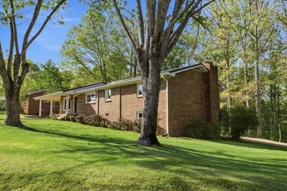 1416 Oakmont Circle Centerville, TN 37033