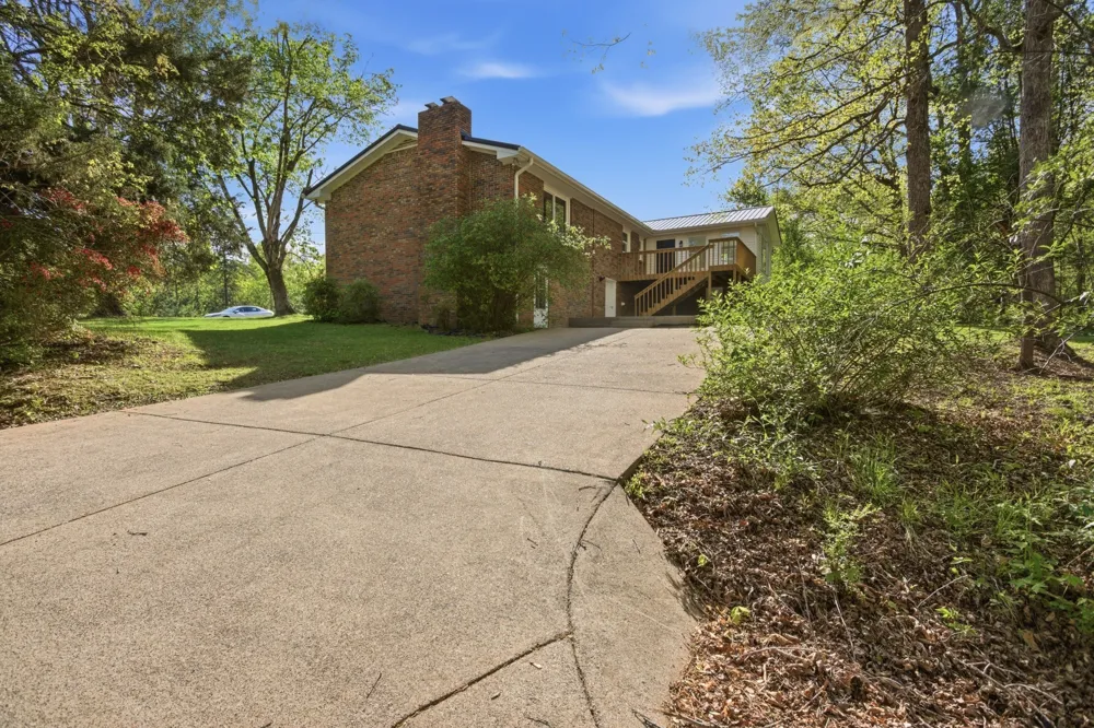 1416 Oakmont Circle Centerville, TN 37033
