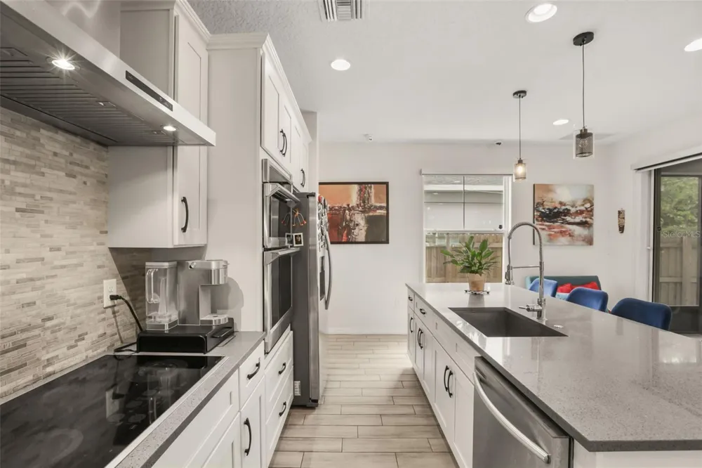 2338 S BROWN AVENUE Orlando, FL 32806