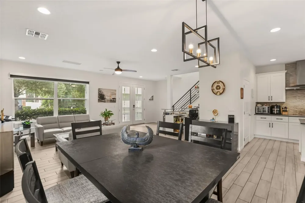 2338 S BROWN AVENUE Orlando, FL 32806