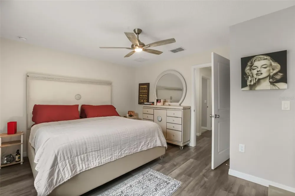 2338 S BROWN AVENUE Orlando, FL 32806