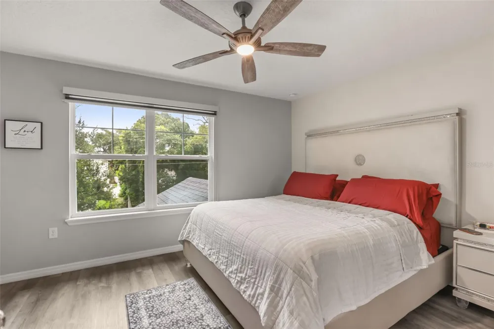 2338 S BROWN AVENUE Orlando, FL 32806