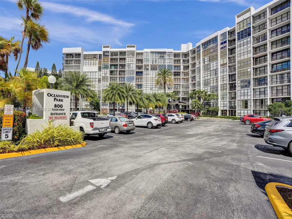 800 Parkview Dr #131 Hallandale Beach, FL 33009