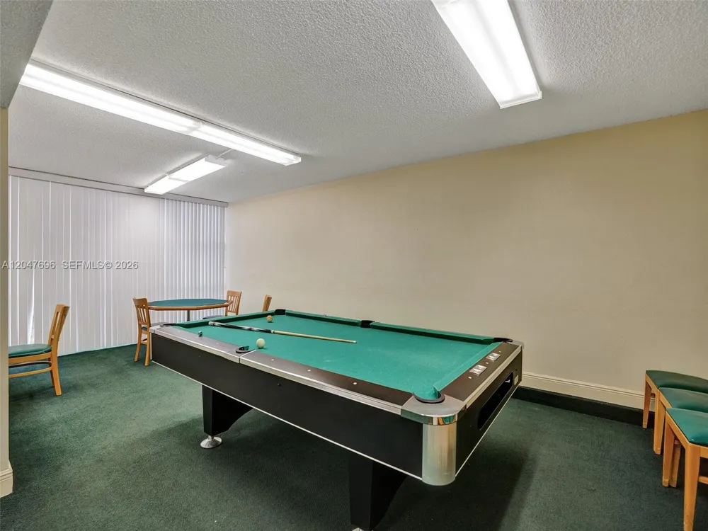 800 Parkview Dr #131 Hallandale Beach, FL 33009
