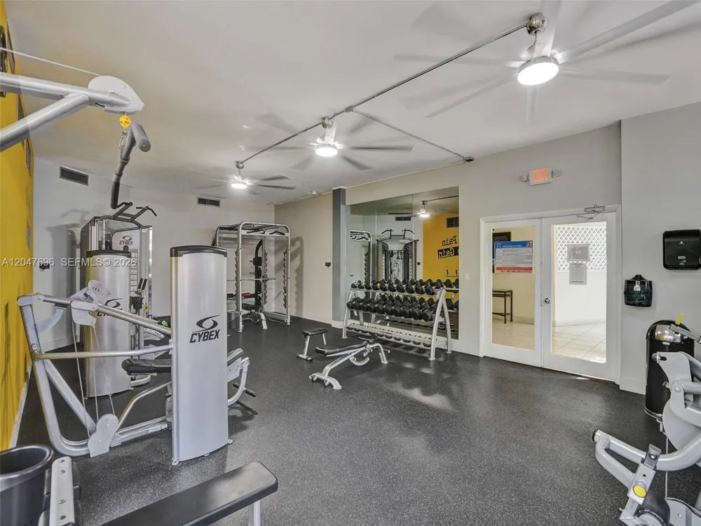 800 Parkview Dr #131 Hallandale Beach, FL 33009