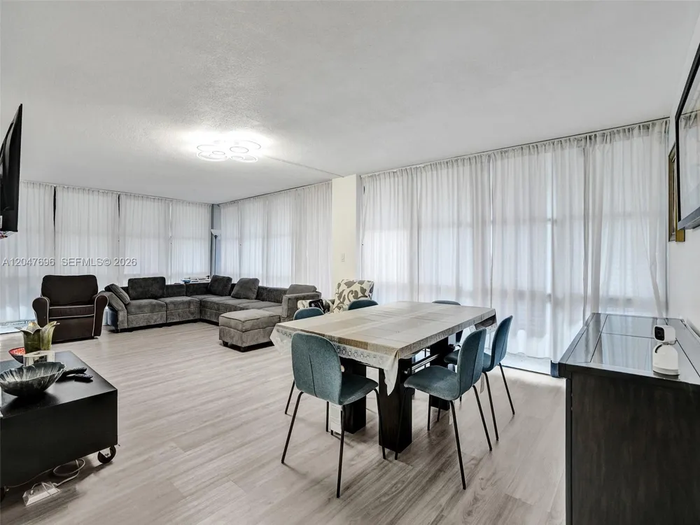 800 Parkview Dr #131 Hallandale Beach, FL 33009