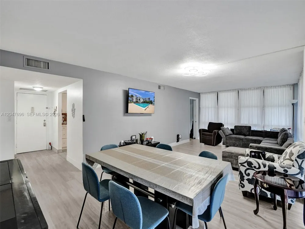 800 Parkview Dr #131 Hallandale Beach, FL 33009