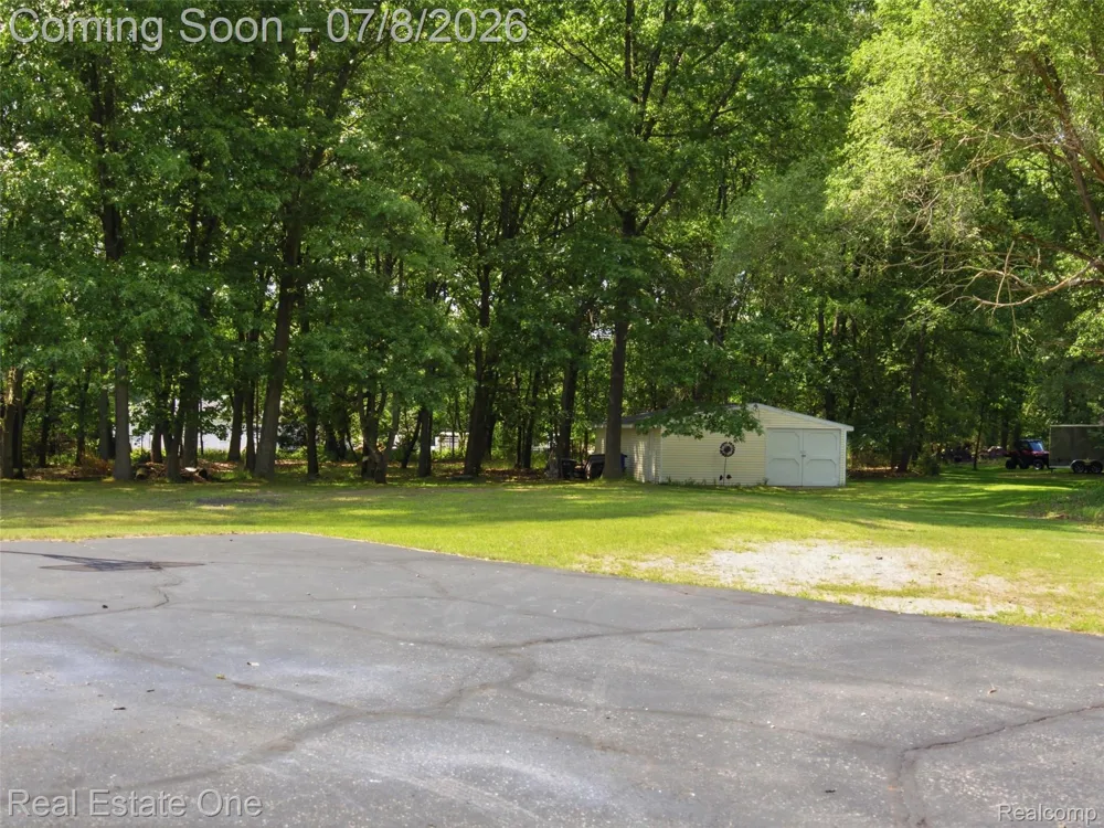 1230 Bald Eagle Lake Road Groveland Township, MI 48462