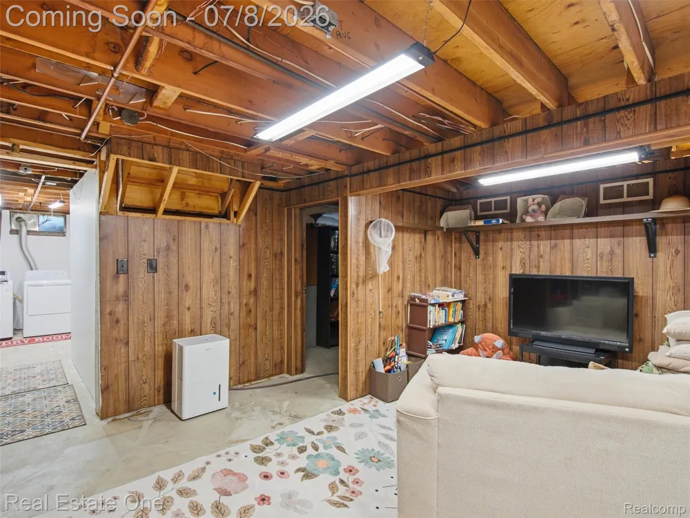 1230 Bald Eagle Lake Road Groveland Township, MI 48462