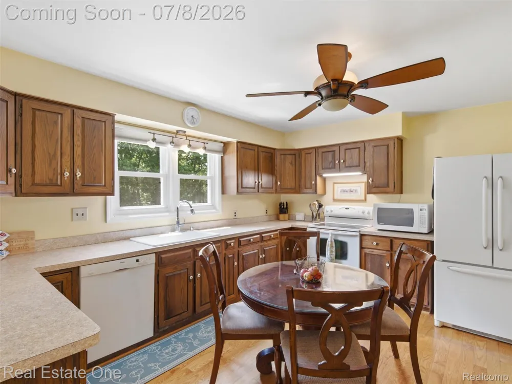 1230 Bald Eagle Lake Road Groveland Township, MI 48462