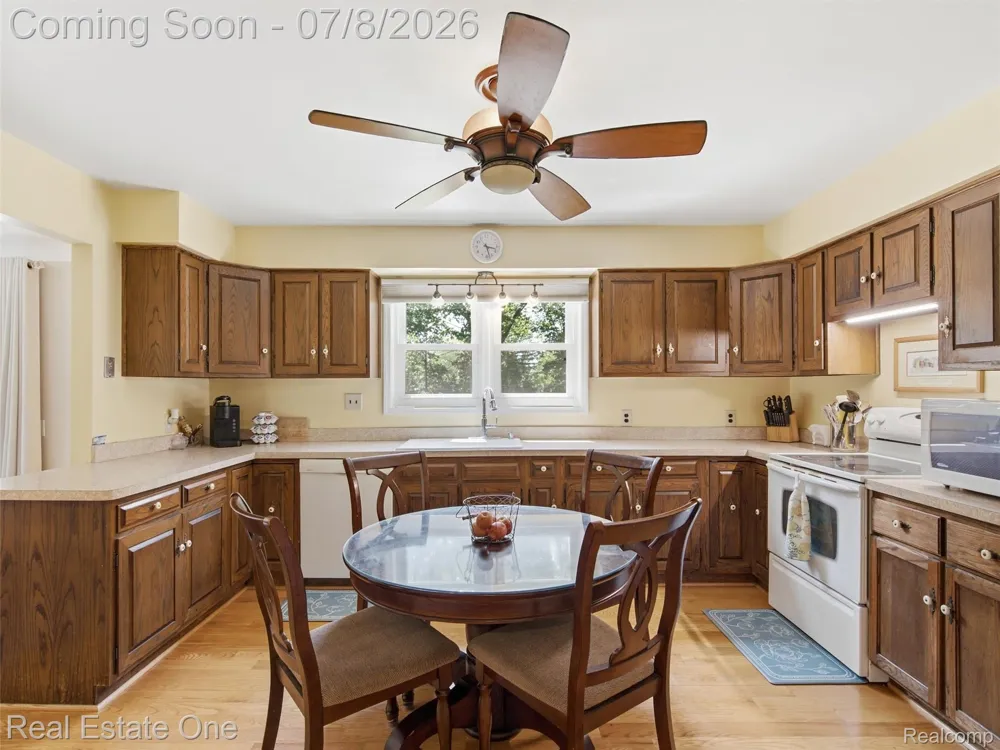 1230 Bald Eagle Lake Road Groveland Township, MI 48462
