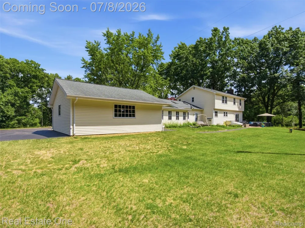 1230 Bald Eagle Lake Road Groveland Township, MI 48462