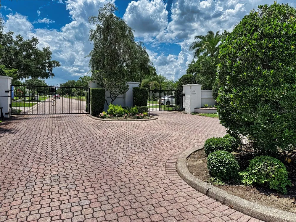 905 SQUARE LAKE DRIVE Bartow, FL 33830