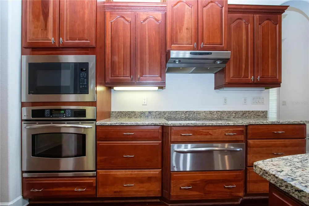 905 SQUARE LAKE DRIVE Bartow, FL 33830