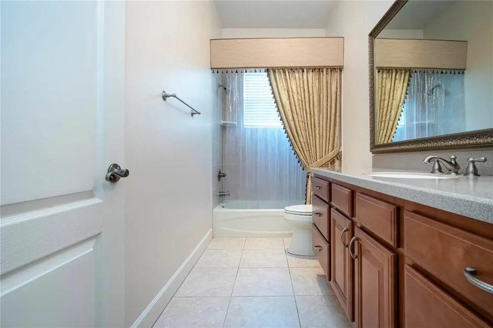 905 SQUARE LAKE DRIVE Bartow, FL 33830