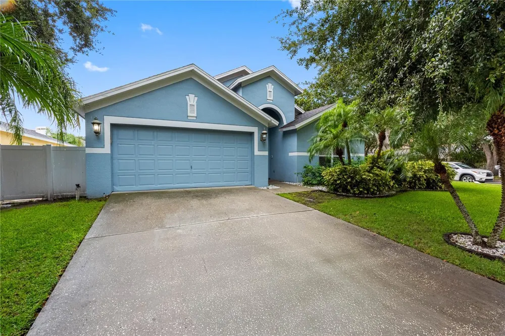3306 PIN OAK LANE Tampa, FL 33618