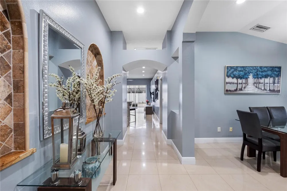 3306 PIN OAK LANE Tampa, FL 33618