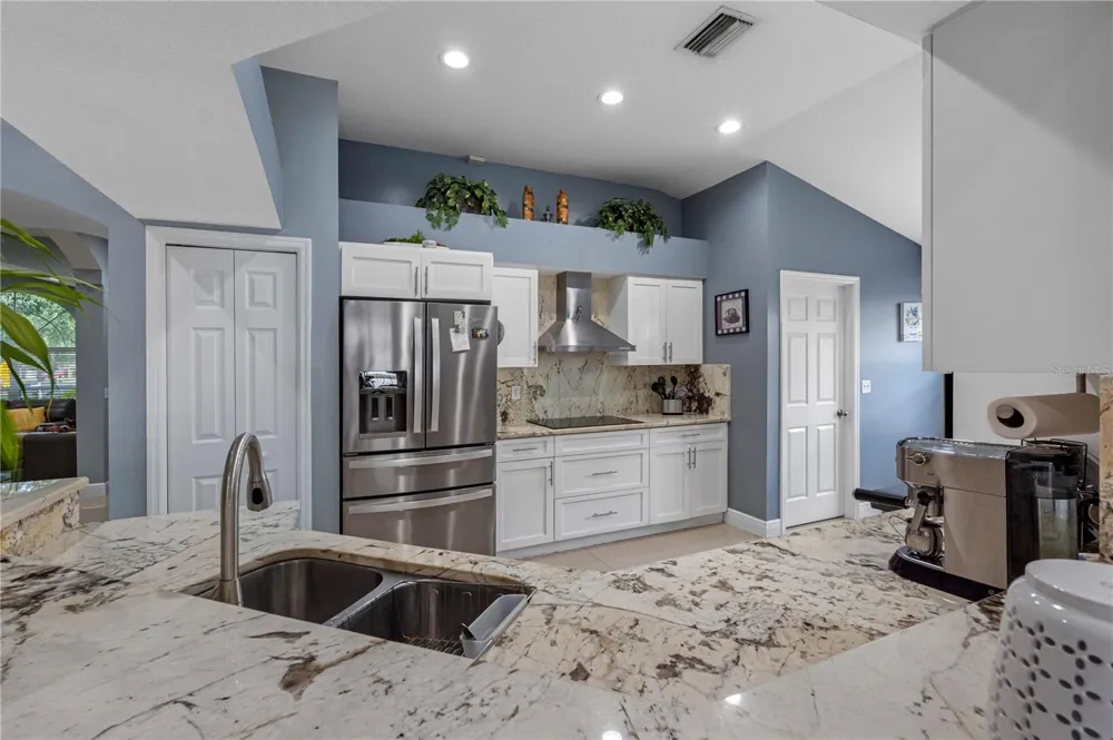 3306 PIN OAK LANE Tampa, FL 33618