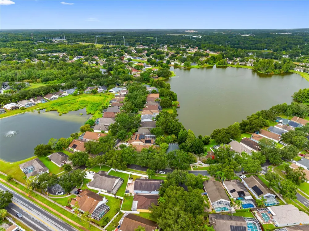 3306 PIN OAK LANE Tampa, FL 33618