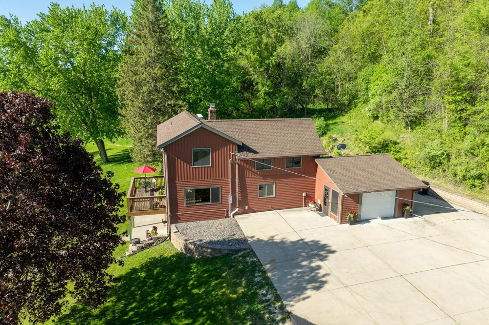 31500 Echo Valley Trail Cannon Falls, MN 55009