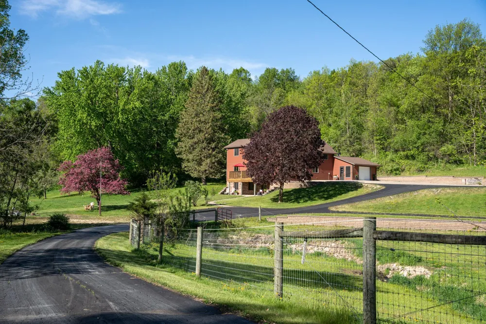 31500 Echo Valley Trail Cannon Falls, MN 55009