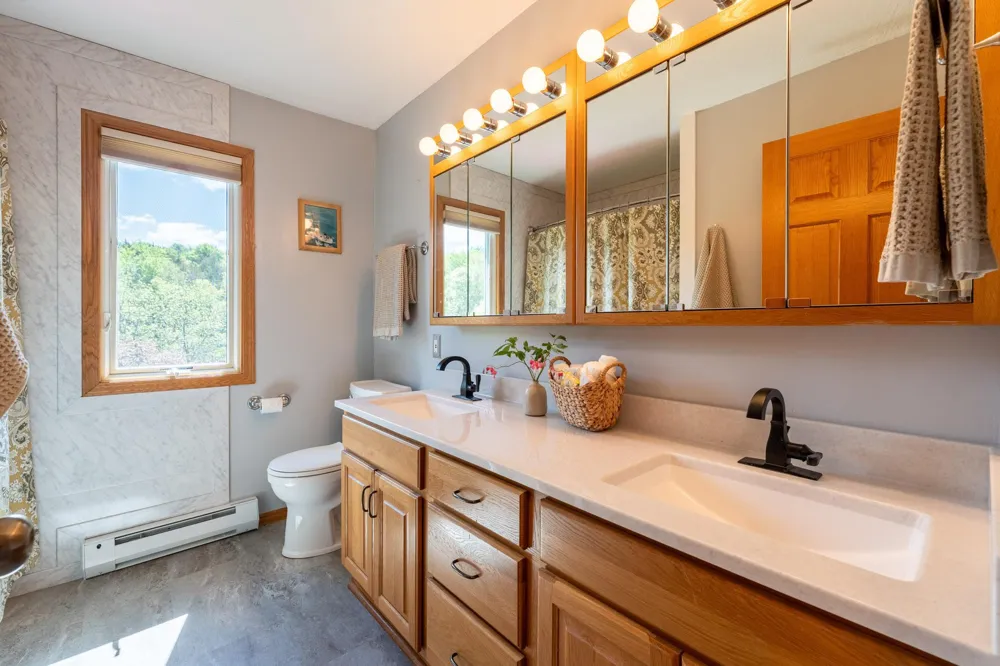31500 Echo Valley Trail Cannon Falls, MN 55009