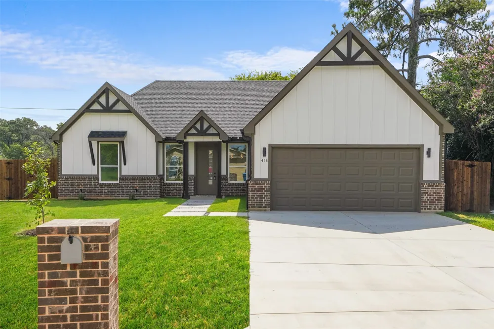 418 Starboard Drive Gun Barrel City, TX 75156