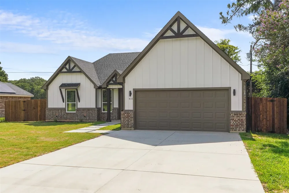 418 Starboard Drive Gun Barrel City, TX 75156