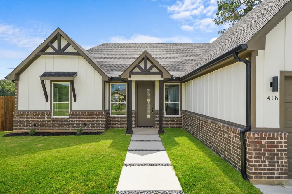 418 Starboard Drive Gun Barrel City, TX 75156
