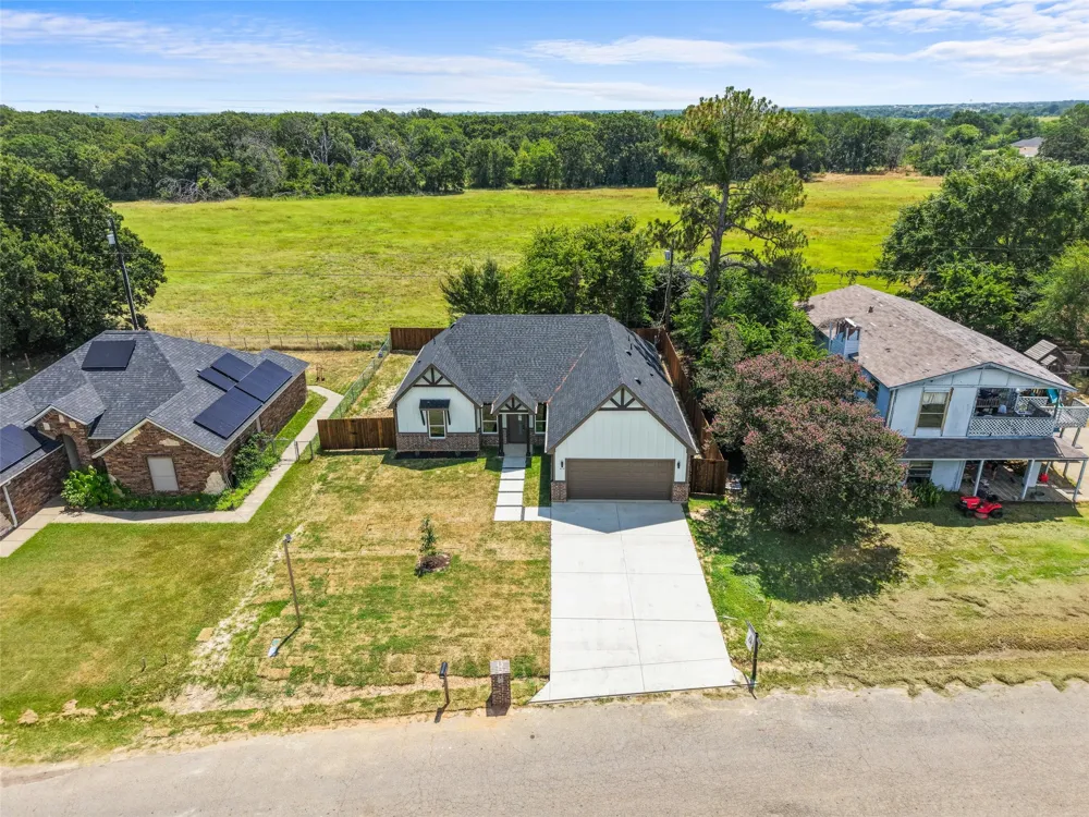 418 Starboard Drive Gun Barrel City, TX 75156