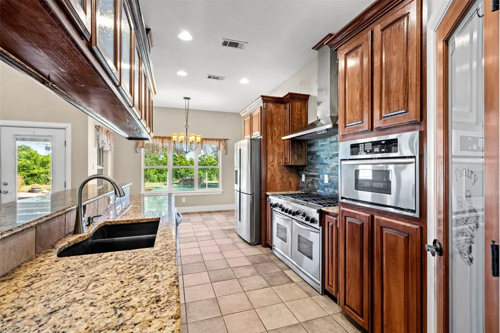 407 Valley View Court Rio Vista, TX 76093