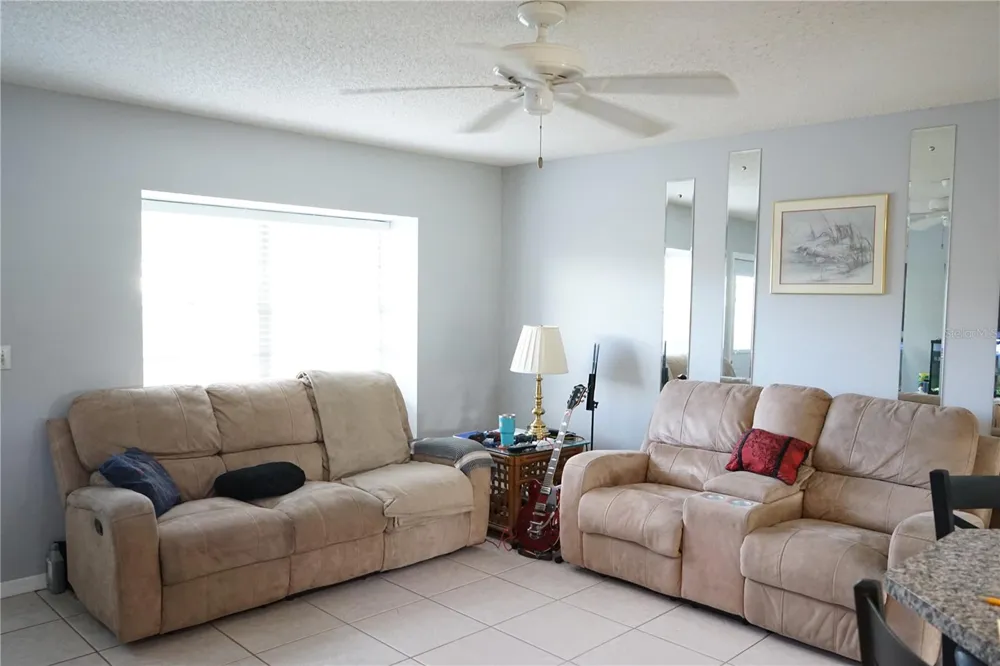424 LAKE POINT COURT #5A Sun City Center, FL 33573