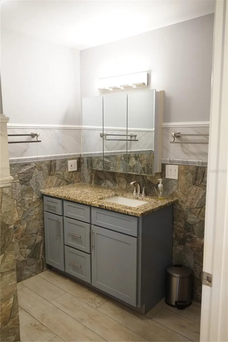 424 LAKE POINT COURT #5A Sun City Center, FL 33573
