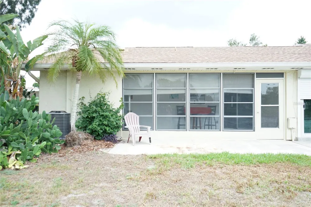 424 LAKE POINT COURT #5A Sun City Center, FL 33573