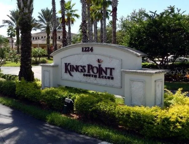 424 LAKE POINT COURT #5A Sun City Center, FL 33573