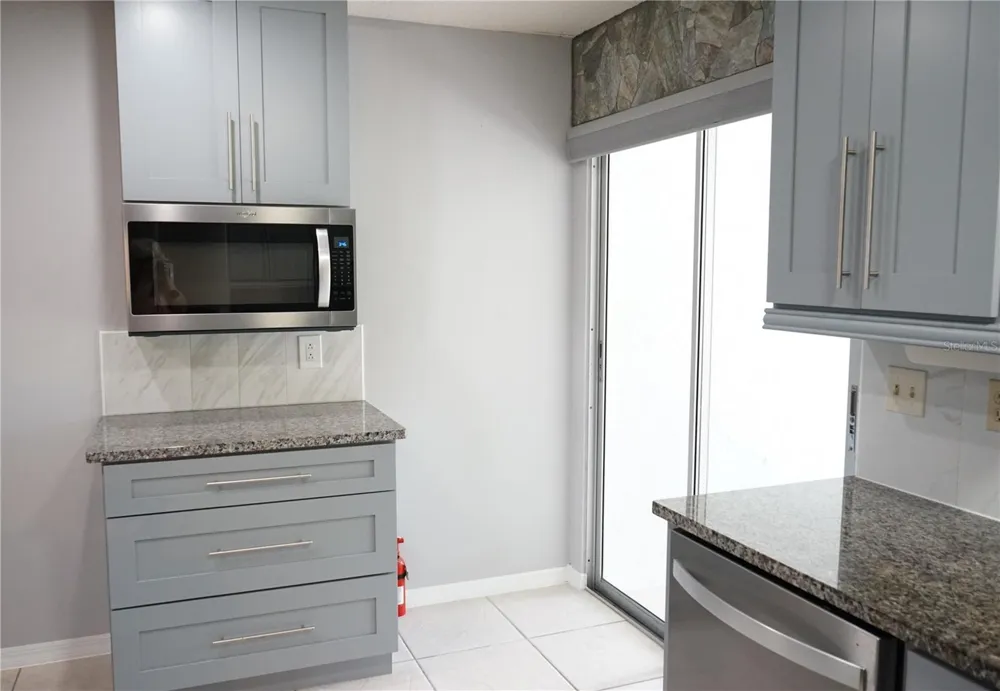 424 LAKE POINT COURT #5A Sun City Center, FL 33573