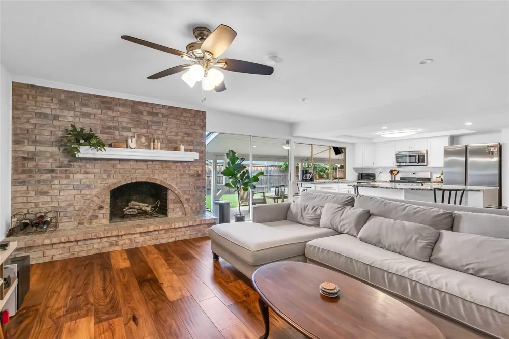 1901 Paxton Drive Carrollton, TX 75007