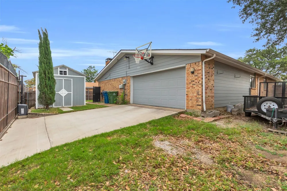 1901 Paxton Drive Carrollton, TX 75007