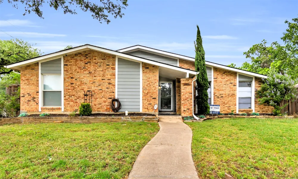 1901 Paxton Drive Carrollton, TX 75007