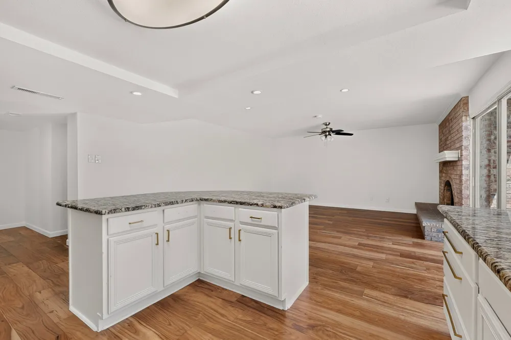 1901 Paxton Drive Carrollton, TX 75007