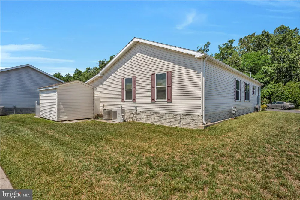 2003 BURLINGTON CIRCLE Williamstown, NJ 08094