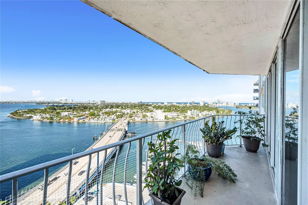 7601 E Treasure Dr #2412 North Bay Village, FL 33141