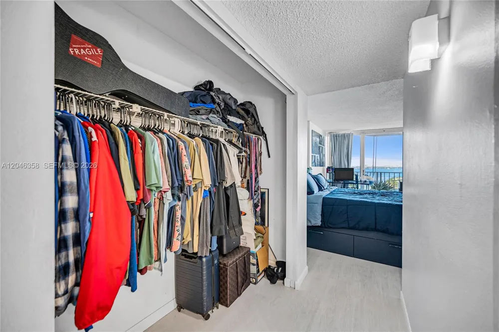 7601 E Treasure Dr #2412 North Bay Village, FL 33141