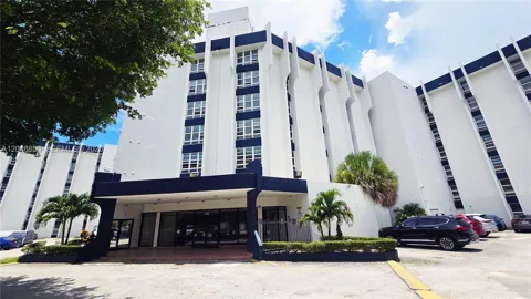9682 Fontainebleau Blvd #203