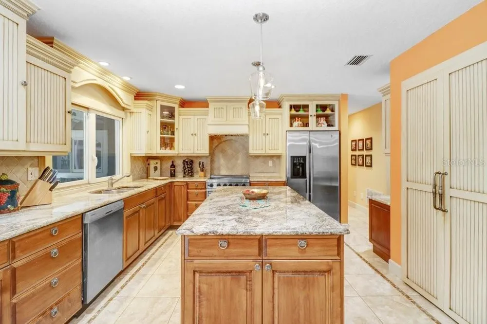 1976 DUNLOE CIRCLE Dunedin, FL 34698