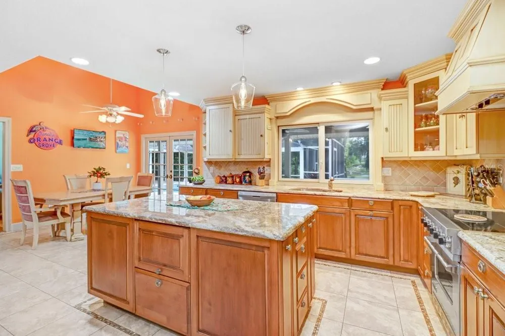 1976 DUNLOE CIRCLE Dunedin, FL 34698